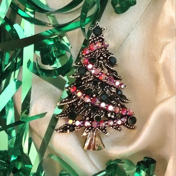 Small Crystal Christmas Tree Brooch  - C - Picture 10 of 16